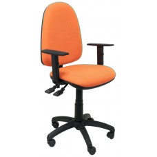 PIQUERAS Y CRESPO Silla Tribaldos naranja oscuro con brazos regulables en Huesoi