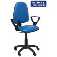 PIQUERAS Y CRESPO Silla Aýna similpiel antibacterias azul con brazos fijos ¡Ultimas unidades!! en Huesoi