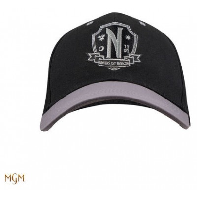GORRA CON VISERA NEVERMORE ACADEMY NEGRA 54-60 CM (CIRCUNFERENCIA) CINEREPLICAS REDSTRING CR2671 (Espera 4 dias) en Huesoi